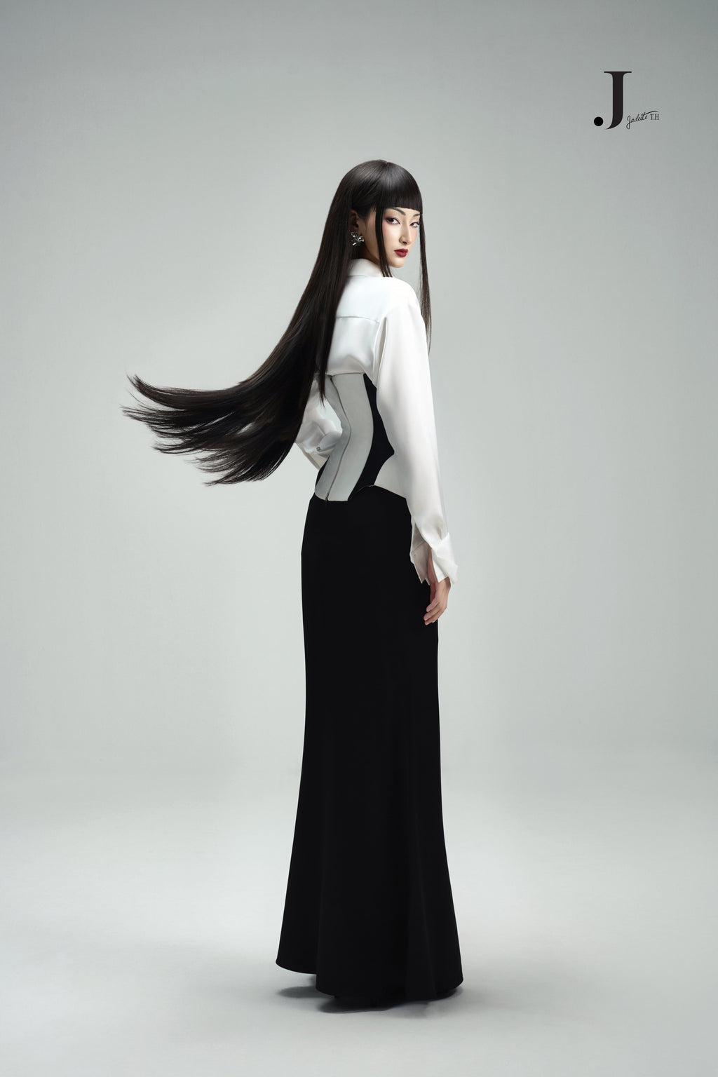 Planny White Shirt & Iron BW Corset & Kim B Maxi-Skirt